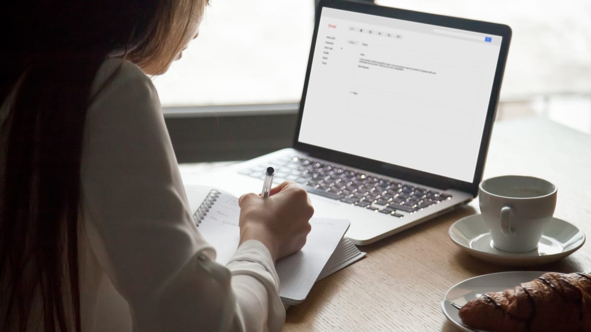 How to Follow Up on a Job Application (With Examples)